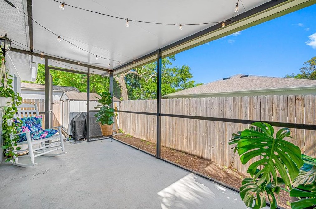 920 Castle Ct, Tampa FL  33612-8131 exterior