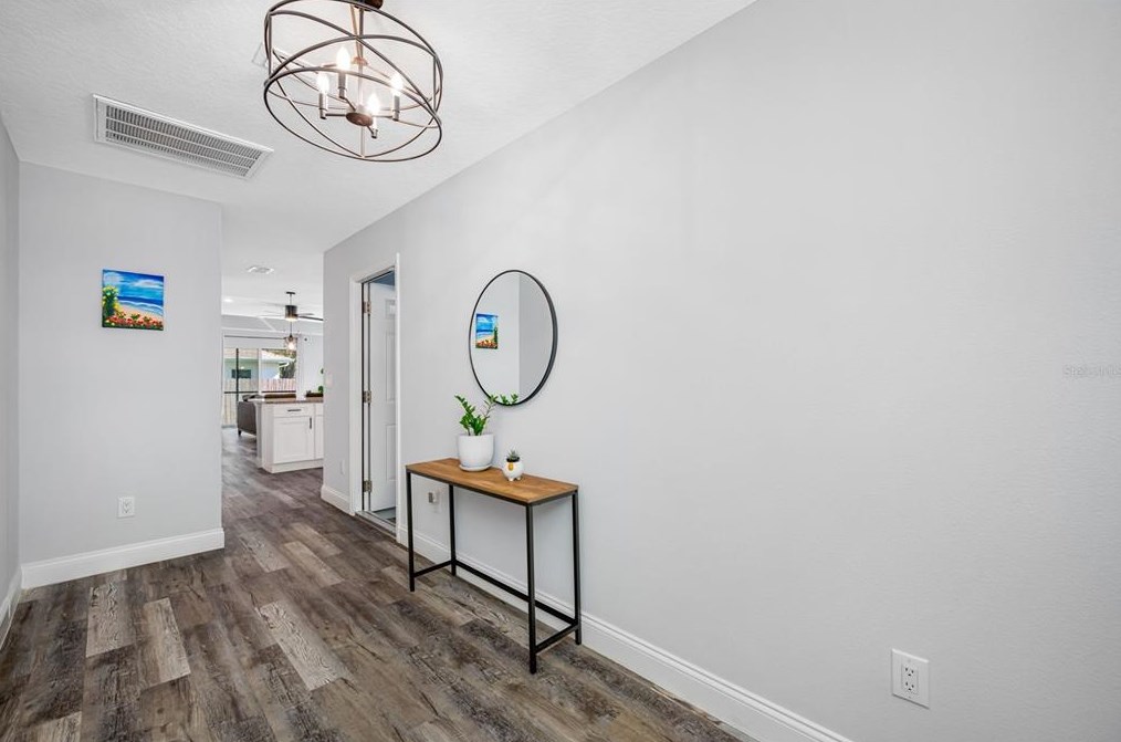 920 Castle Ct, Tampa FL  33612-8131 exterior