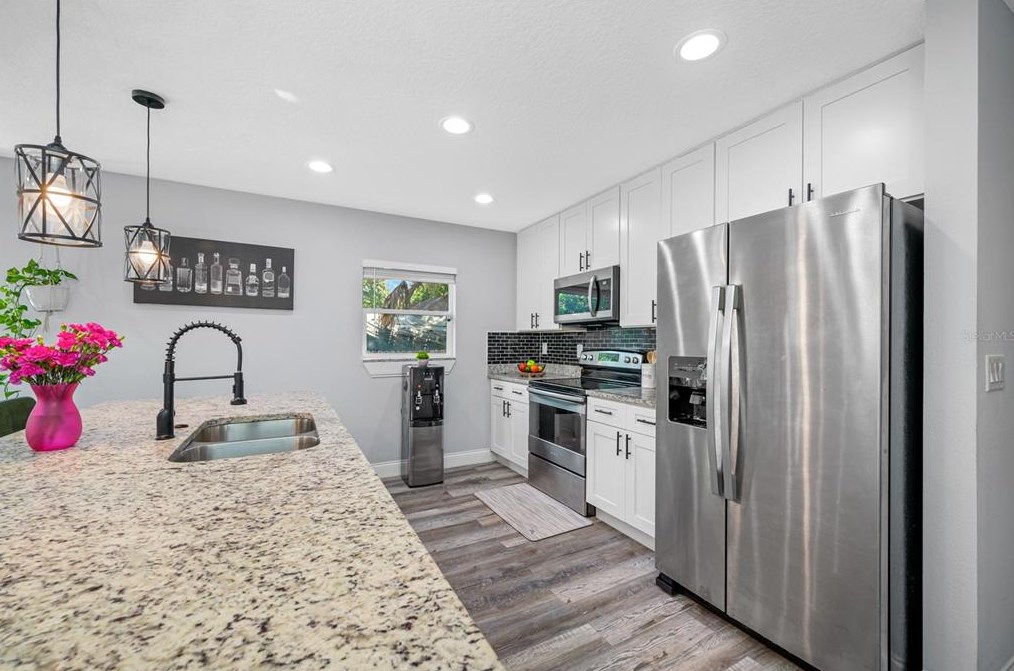 920 Castle Ct, Tampa FL  33612-8131 exterior