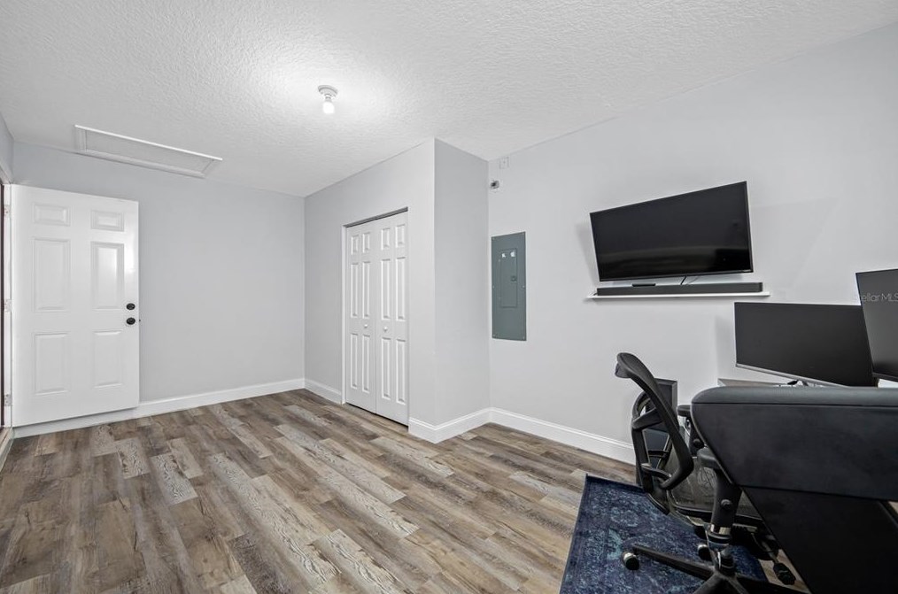 920 Castle Ct, Tampa FL  33612-8131 exterior