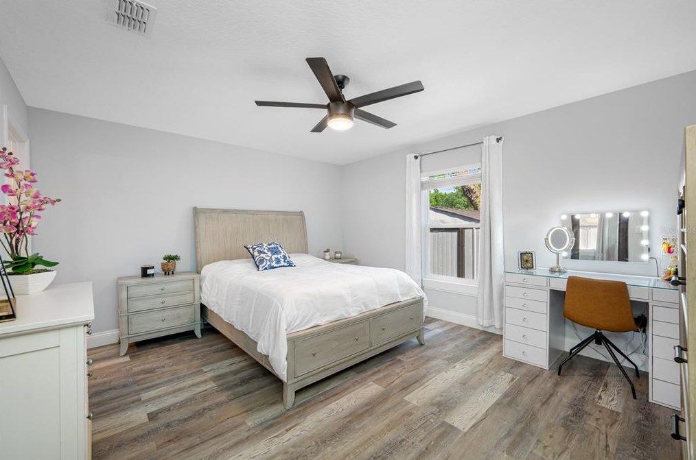 920 Castle Ct, Tampa FL  33612-8131 exterior