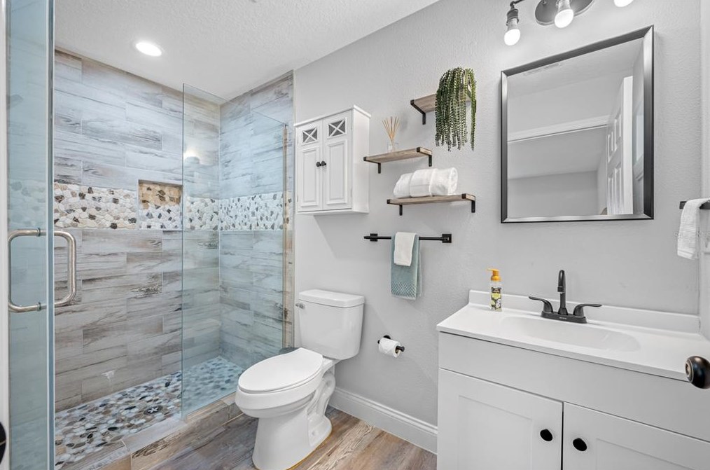 920 Castle Ct, Tampa FL  33612-8131 exterior