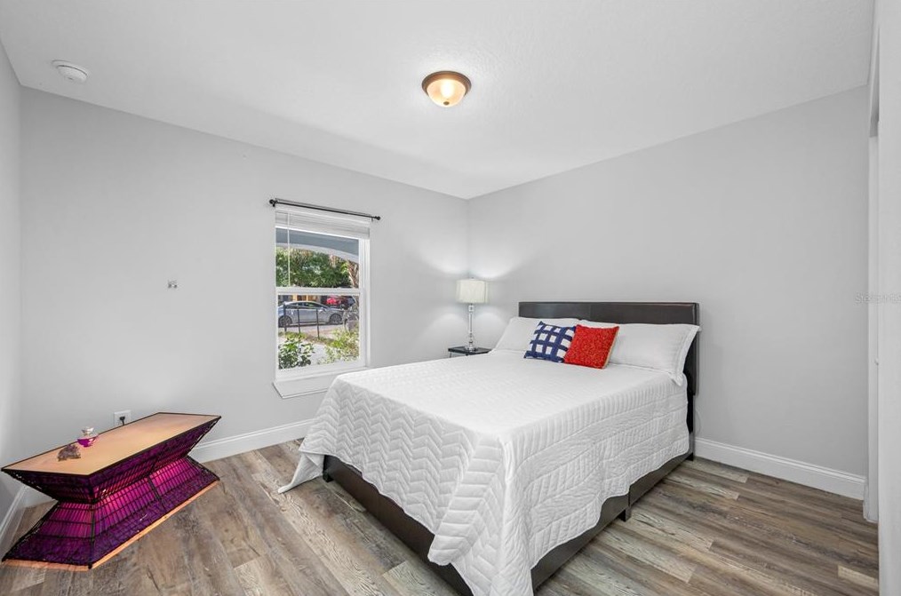 920 Castle Ct, Tampa FL  33612-8131 exterior