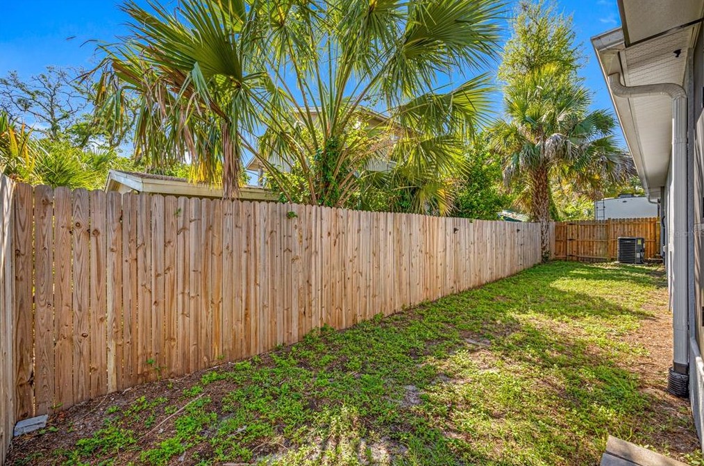 920 Castle Ct, Tampa FL  33612-8131 exterior