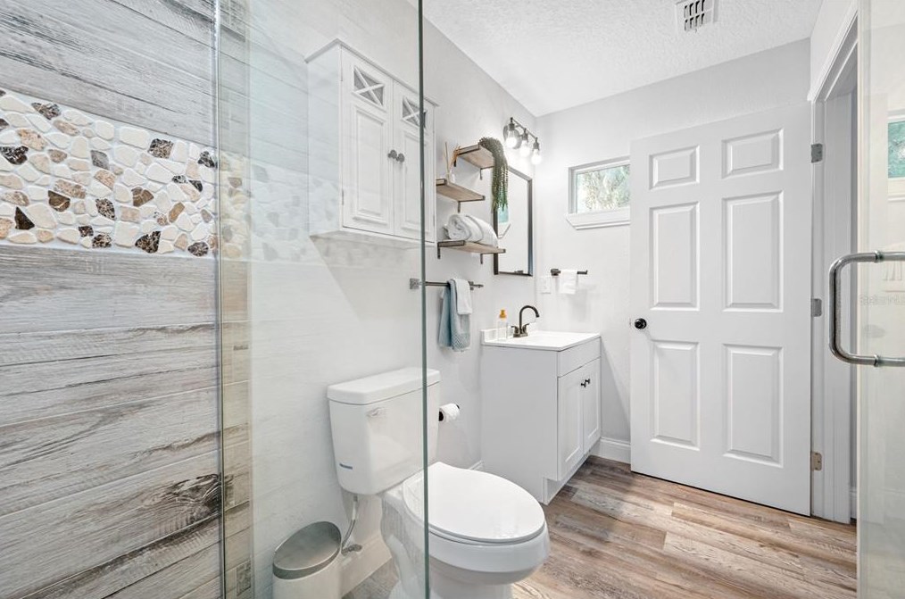 920 Castle Ct, Tampa FL  33612-8131 exterior