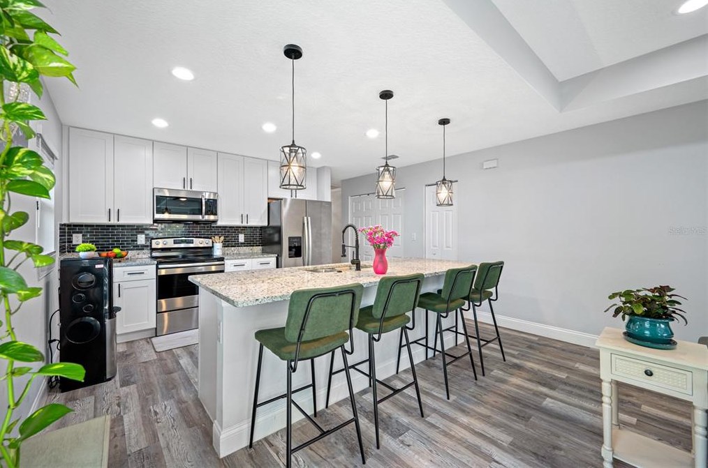 920 Castle Ct, Tampa FL  33612-8131 exterior