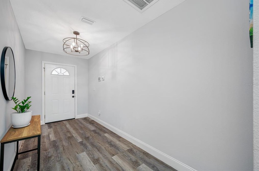 920 Castle Ct, Tampa FL  33612-8131 exterior