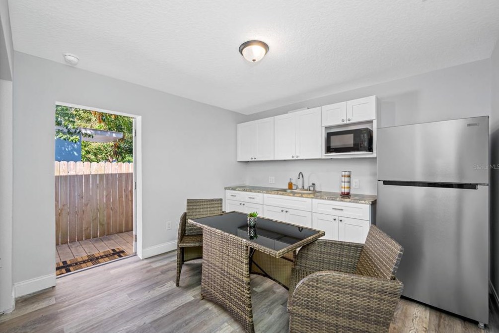 920 Castle Ct, Tampa FL  33612-8131 exterior