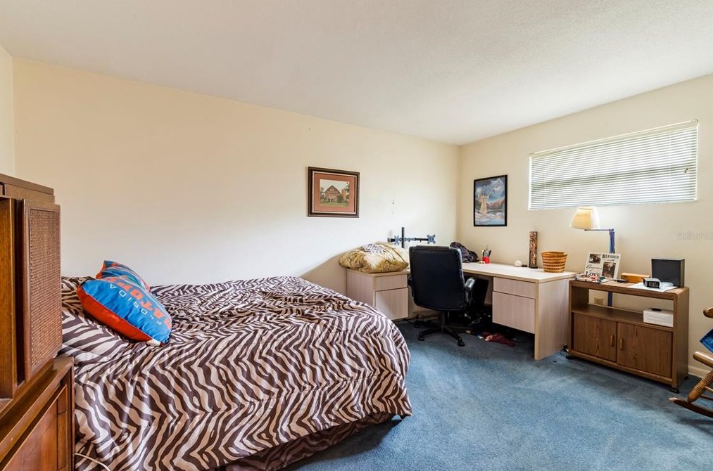 2045 Golf Vw Dr, Dunedin FL 34698-2330 exterior