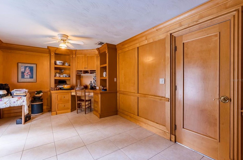 2045 Golf Vw Dr, Dunedin FL 34698-2330 exterior