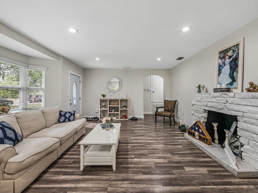 1627 Holly Rd, Lakeland FL  33801-2210 exterior