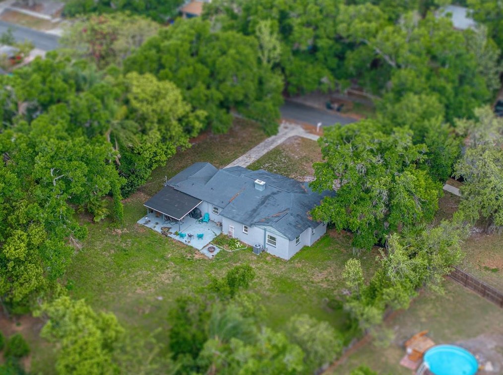 1627 Holly Rd, Lakeland FL  33801-2210 exterior