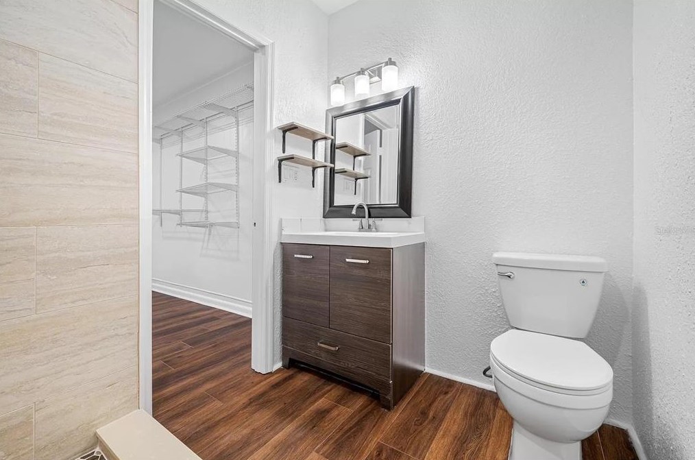 1869 Teakwood Ln, Dunedin FL  34698-4132 exterior