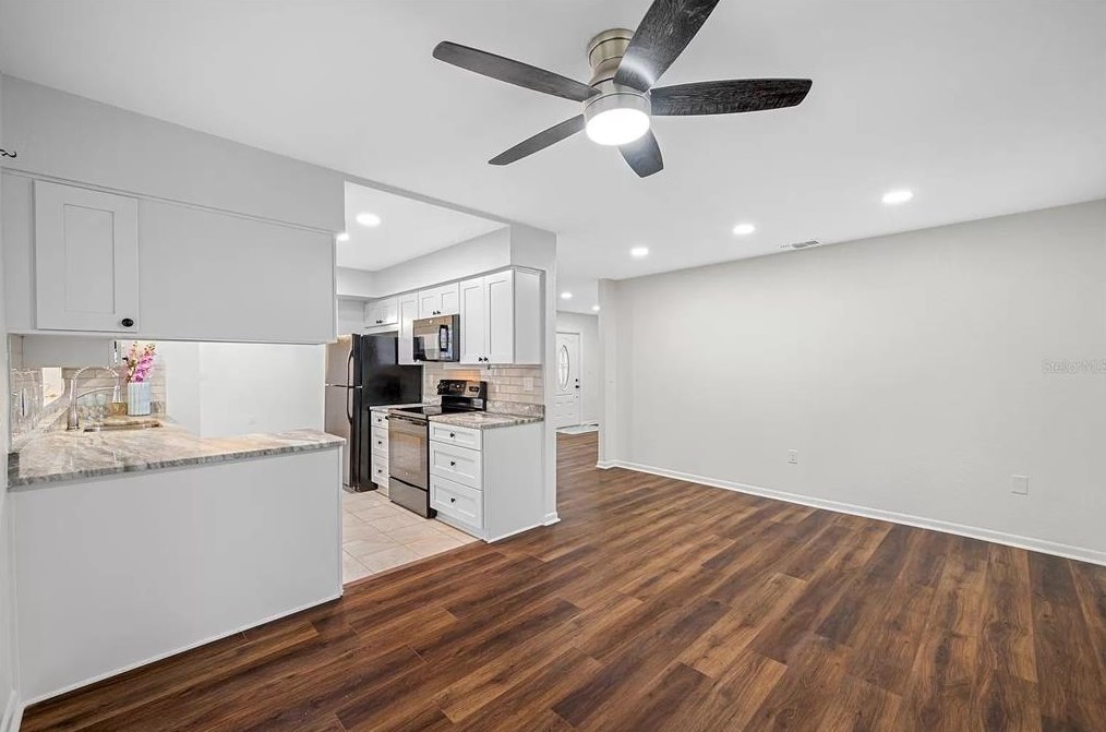 1869 Teakwood Ln, Dunedin FL  34698-4132 exterior