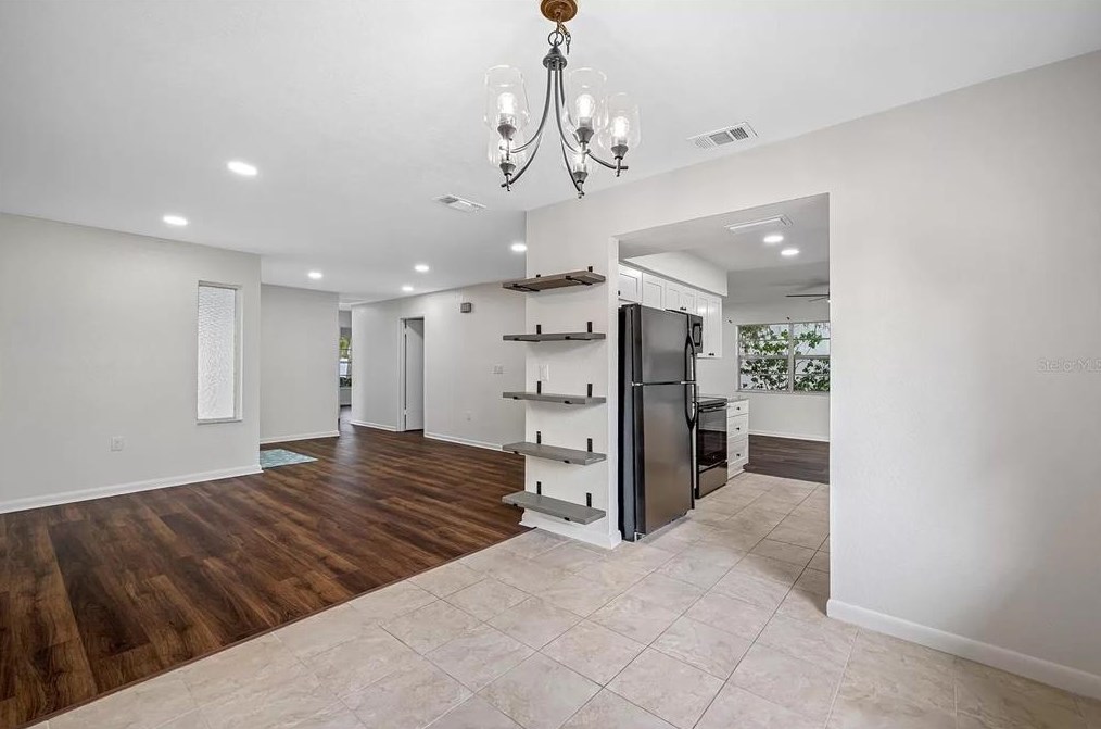 1869 Teakwood Ln, Dunedin FL  34698-4132 exterior