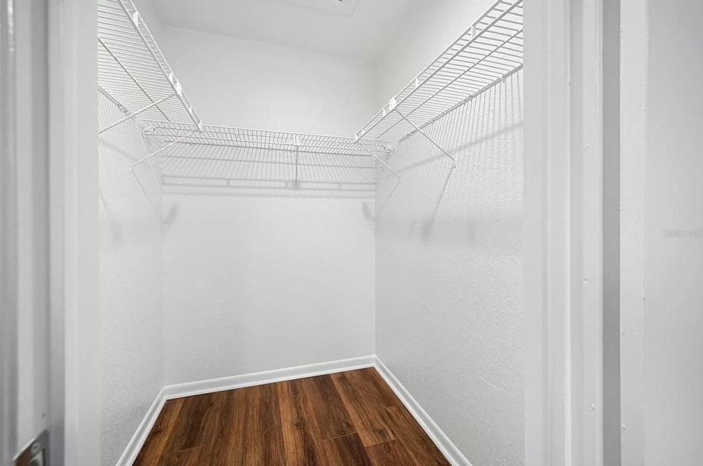 1869 Teakwood Ln, Dunedin FL  34698-4132 exterior