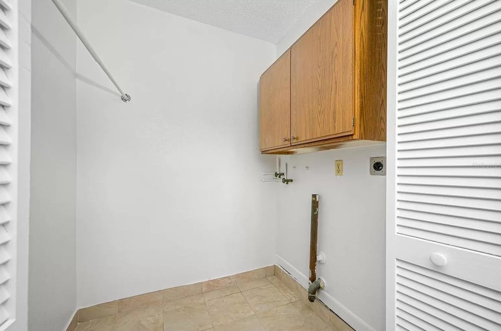 1869 Teakwood Ln, Dunedin FL  34698-4132 exterior