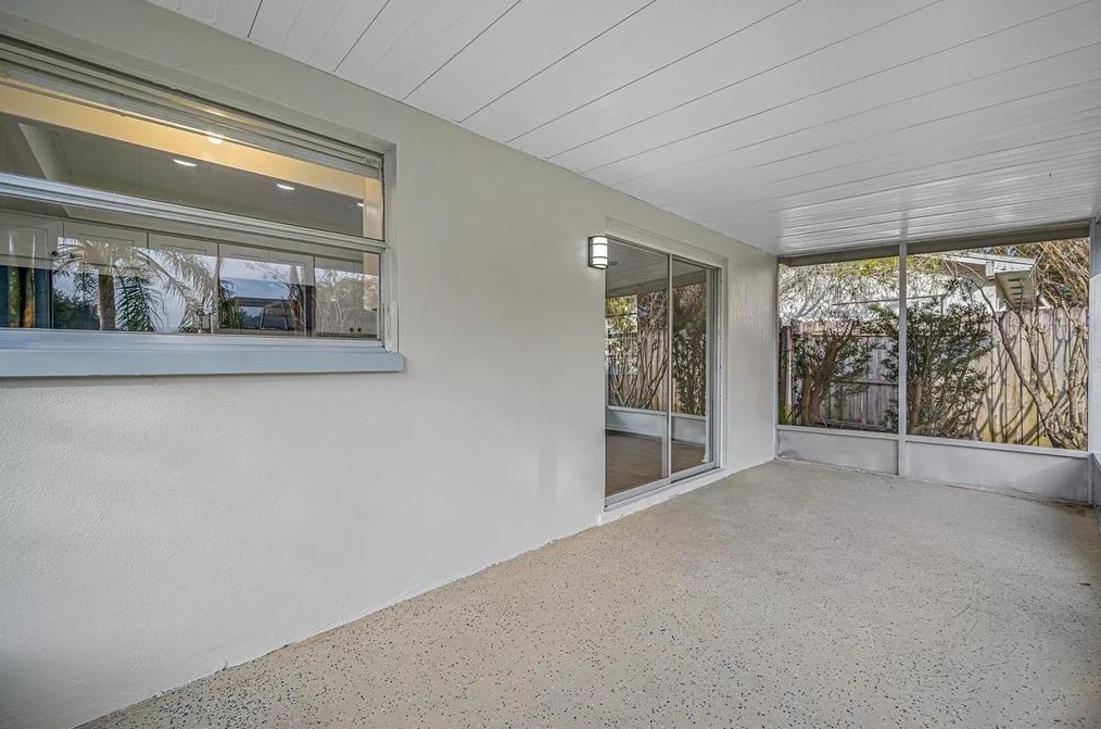 1869 Teakwood Ln, Dunedin FL  34698-4132 exterior