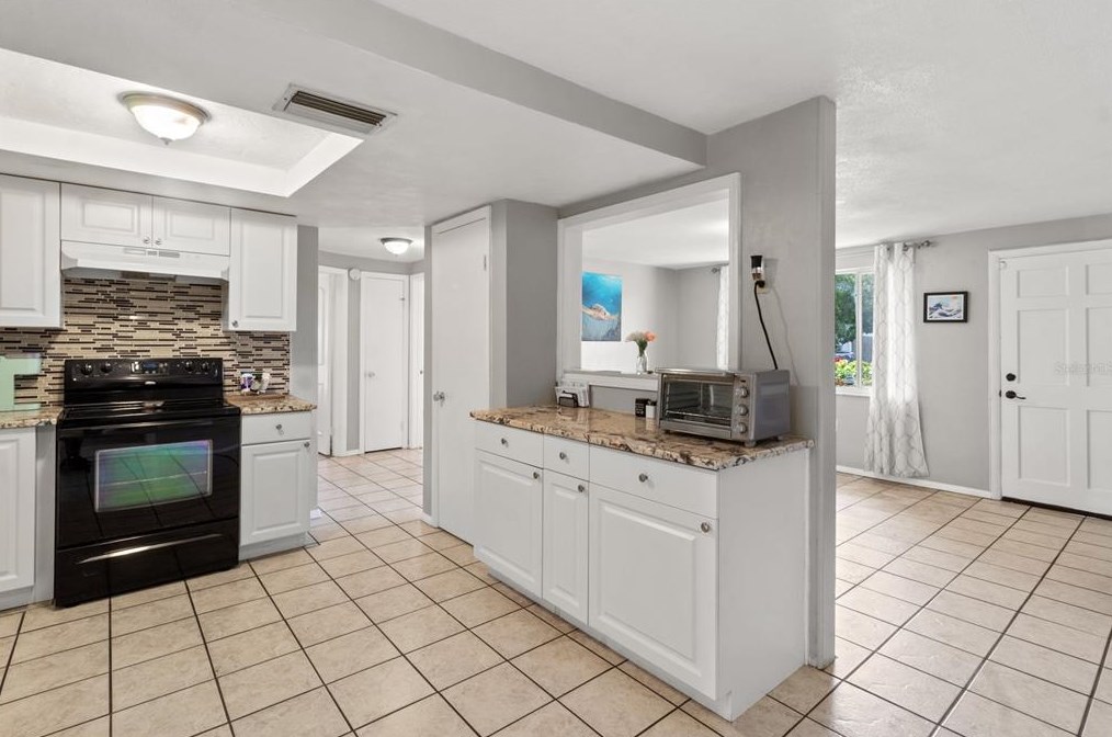 7725 Rottingham Rd, Port Richey FL  34668-2649 exterior