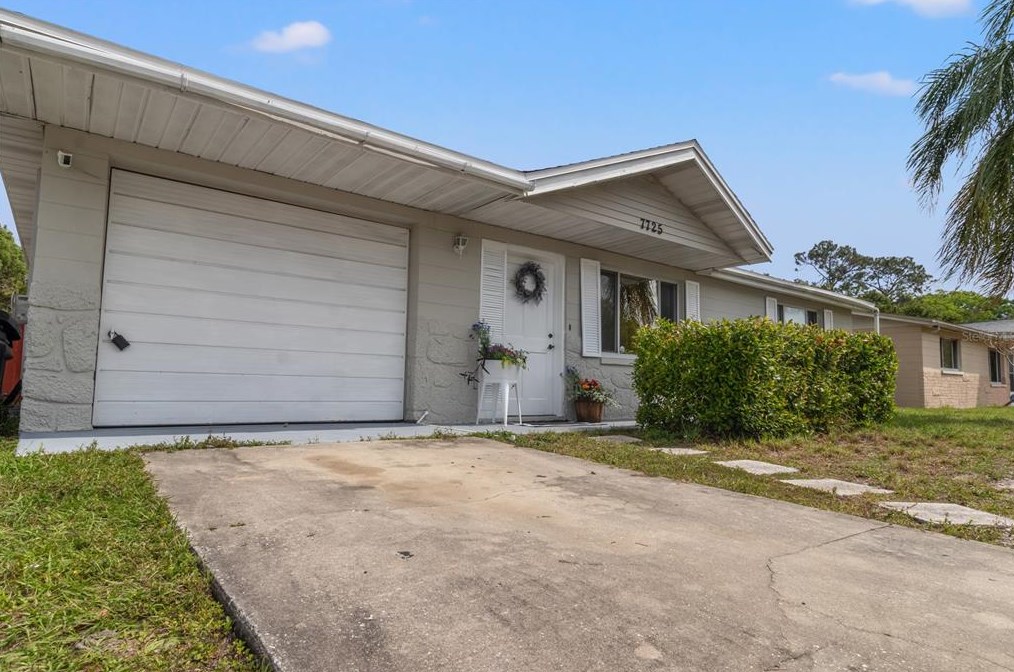 7725 Rottingham Rd, Port Richey FL  34668-2649 exterior
