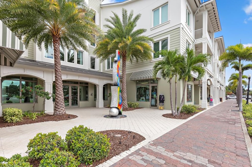 354 Colonial Ct, Dunedin FL  34698-8007 exterior