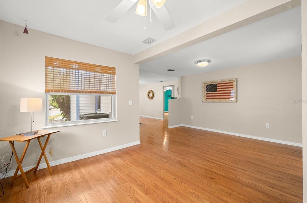 354 Colonial Ct, Dunedin FL  34698-8007 exterior