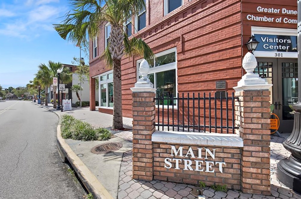 354 Colonial Ct, Dunedin FL  34698-8007 exterior