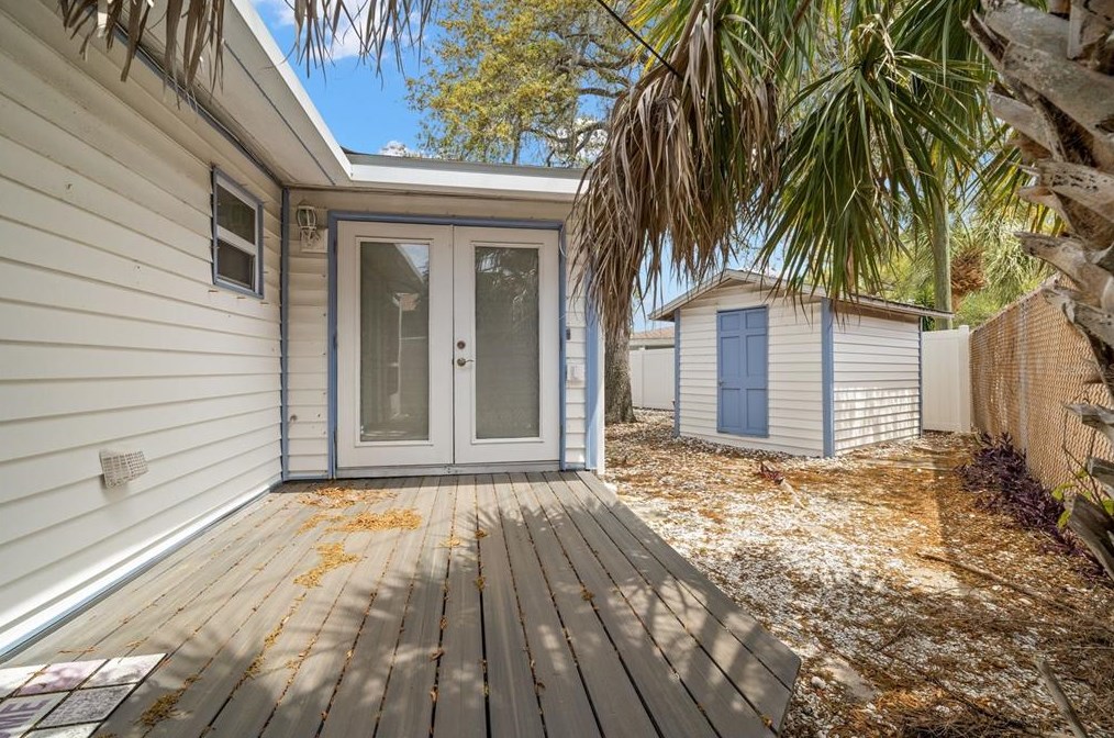 354 Colonial Ct, Dunedin FL  34698-8007 exterior