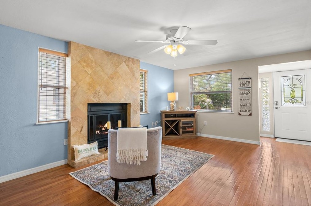 354 Colonial Ct, Dunedin FL  34698-8007 exterior