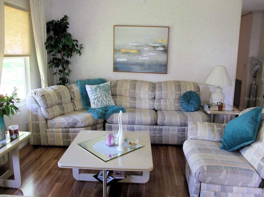 36 Palm Frst Dr, Largo FL  33770-7440 exterior