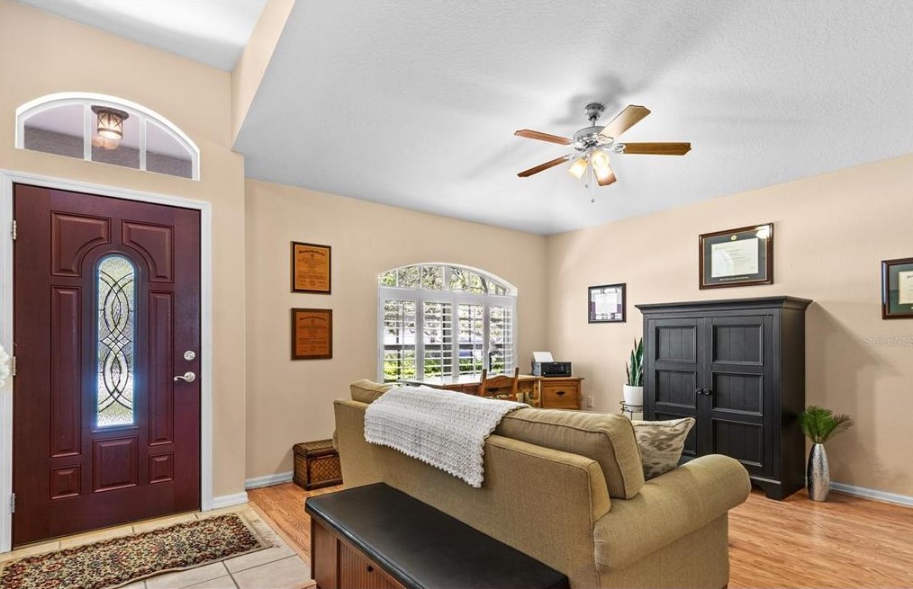 1464 Watermill Cir, Tarpon Springs FL  34689-7030 exterior