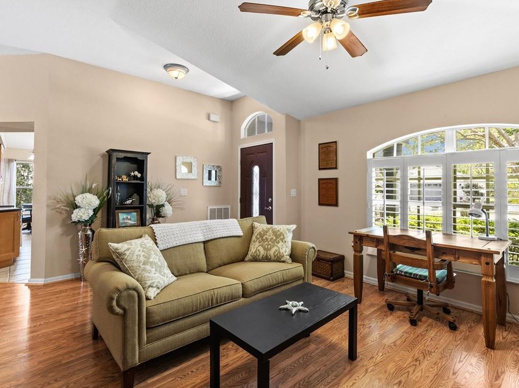 1464 Watermill Cir, Tarpon Springs FL  34689-7030 exterior