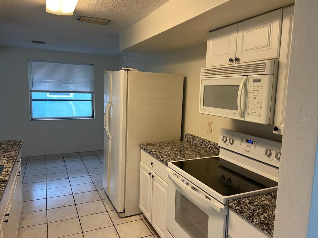 1131 Chancellor Dr, Tarpon Springs FL  34690-6418 exterior