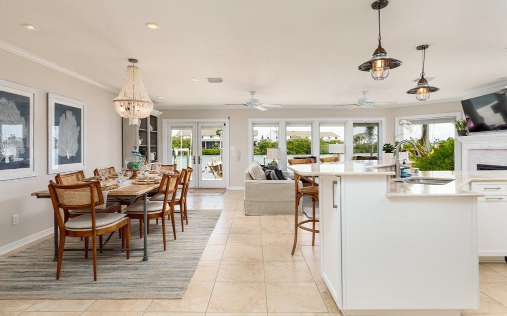 318 La Hacienda Dr, Belleair Beach FL  33785-3715 exterior