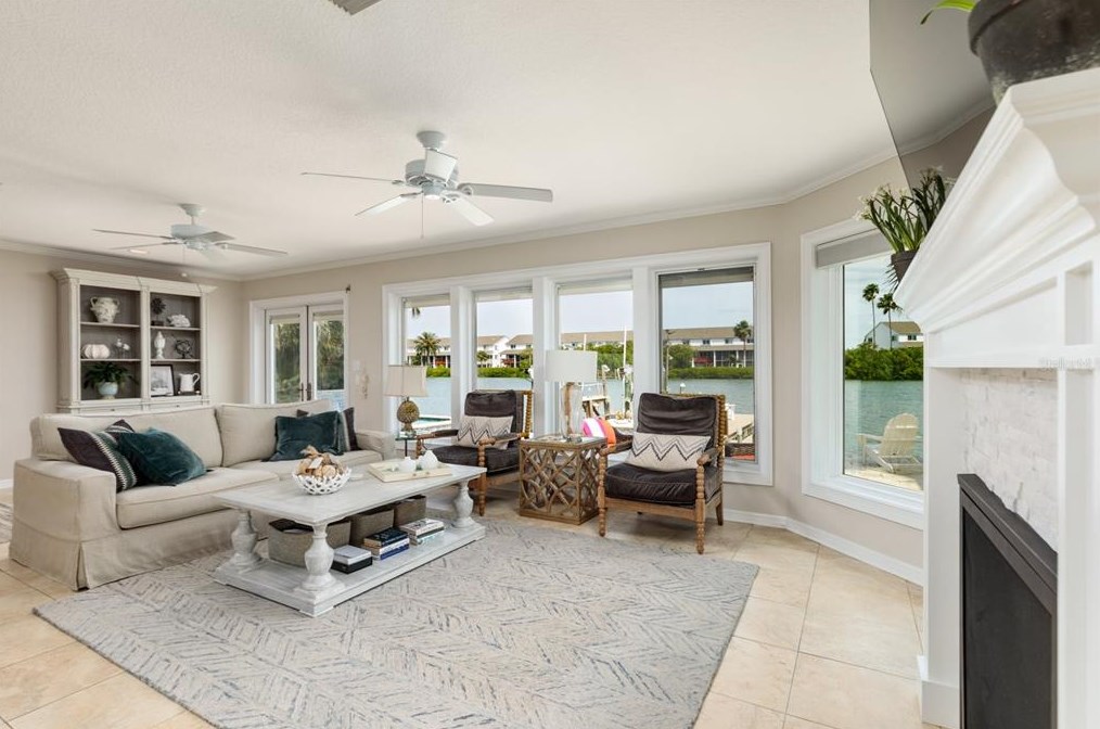 318 La Hacienda Dr, Belleair Beach FL  33785-3715 exterior