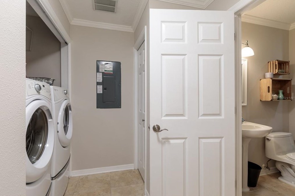 318 La Hacienda Dr, Belleair Beach FL  33785-3715 exterior