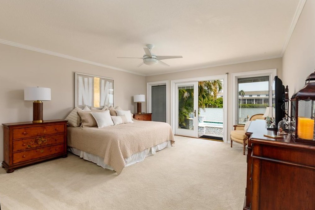 318 La Hacienda Dr, Belleair Beach FL  33785-3715 exterior