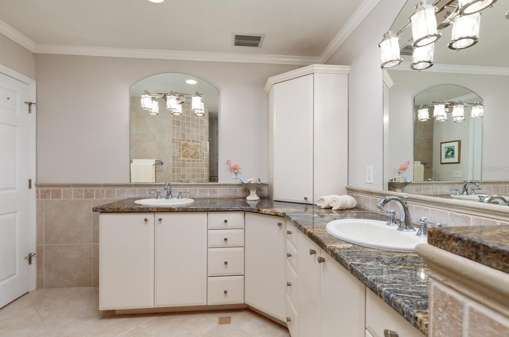 318 La Hacienda Dr, Belleair Beach FL  33785-3715 exterior