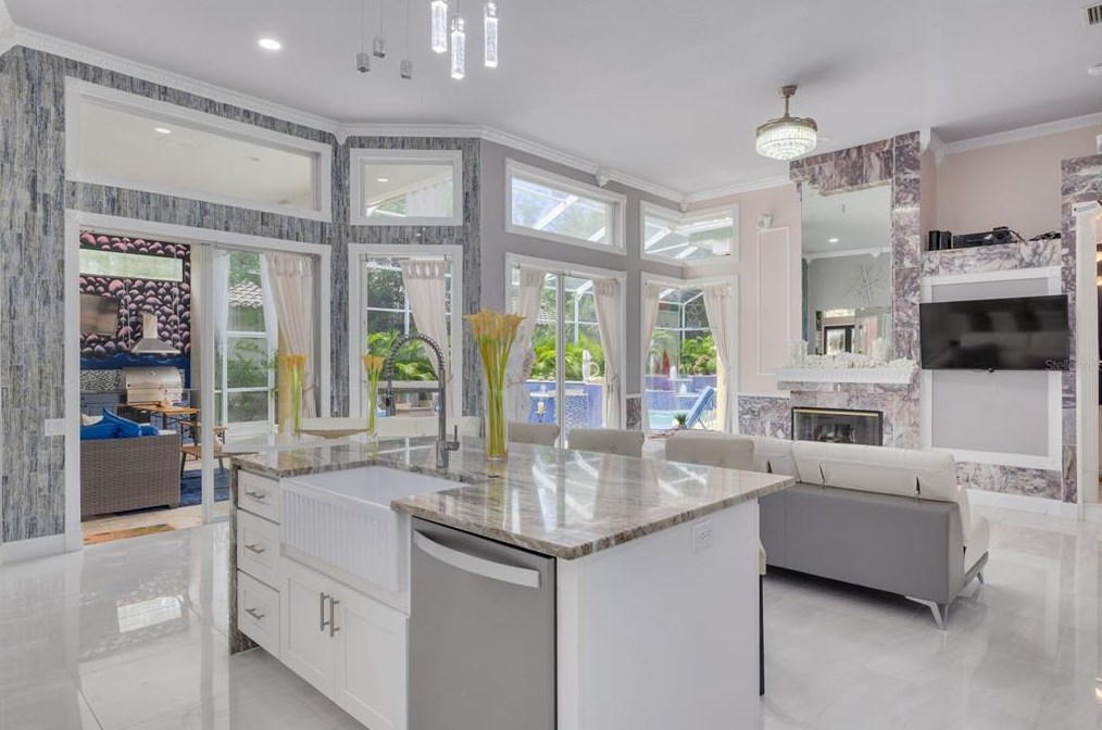 4690 Laurel Oak Ln, Saint Petersburg FL  exterior