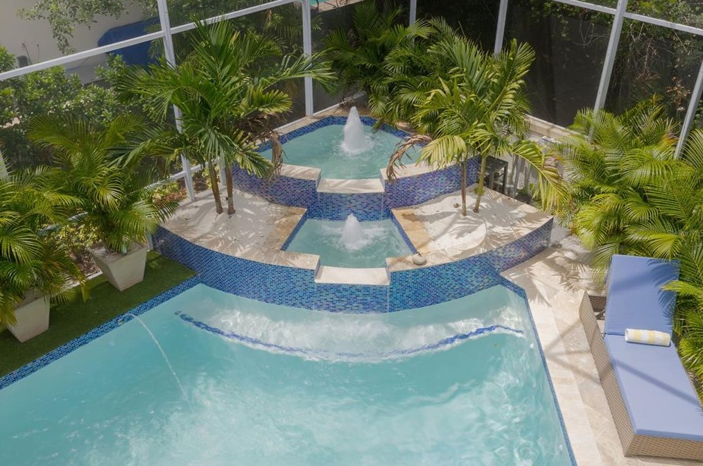 4690 Laurel Oak Ln, Saint Petersburg FL  exterior