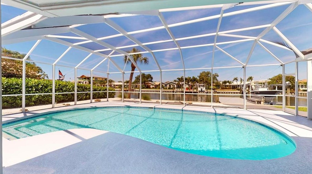 1969 Illinois Ave, Saint Petersburg FL  33703-3421 exterior