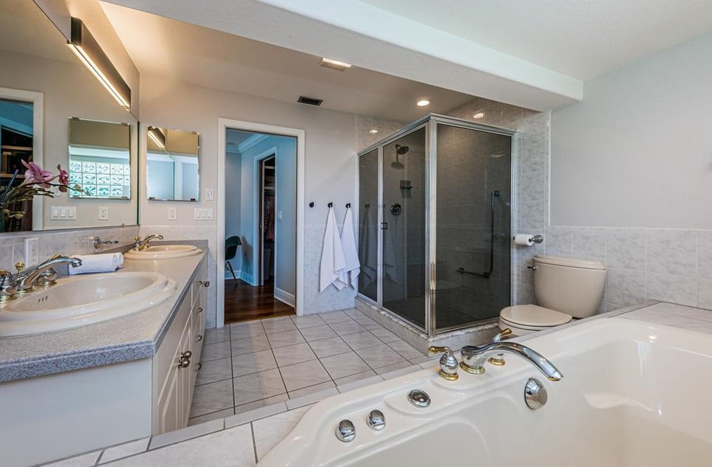 1969 Illinois Ave, Saint Petersburg FL  33703-3421 exterior