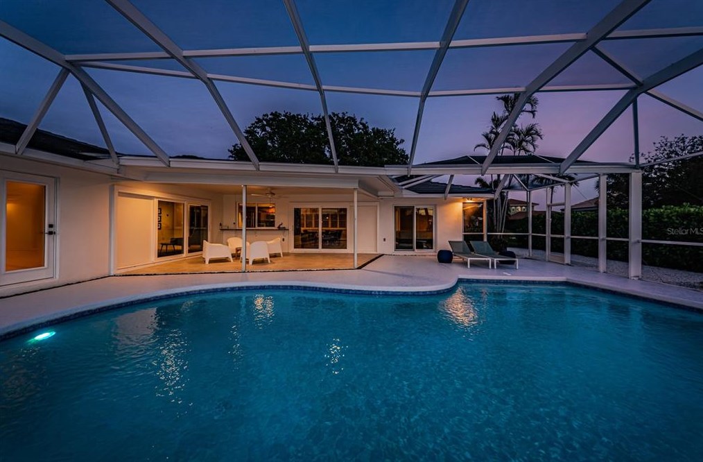 1969 Illinois Ave, Saint Petersburg FL  33703-3421 exterior