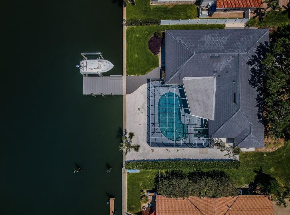 1969 Illinois Ave, Saint Petersburg FL  33703-3421 exterior