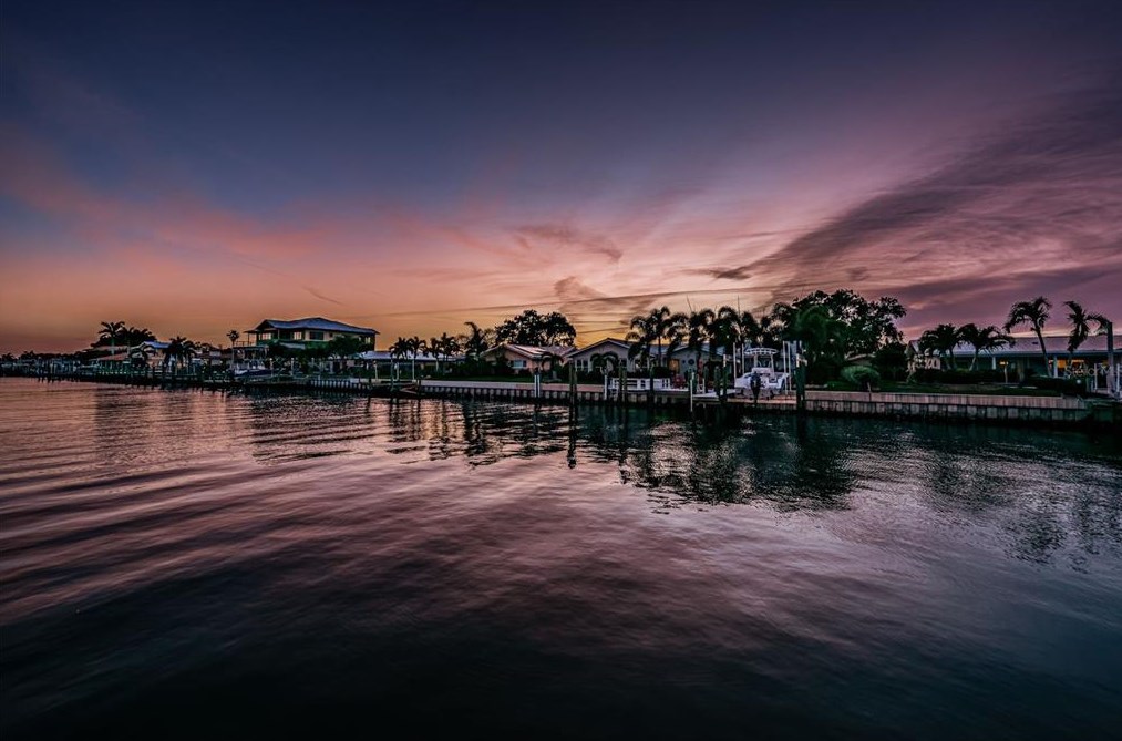 1969 Illinois Ave, Saint Petersburg FL  33703-3421 exterior