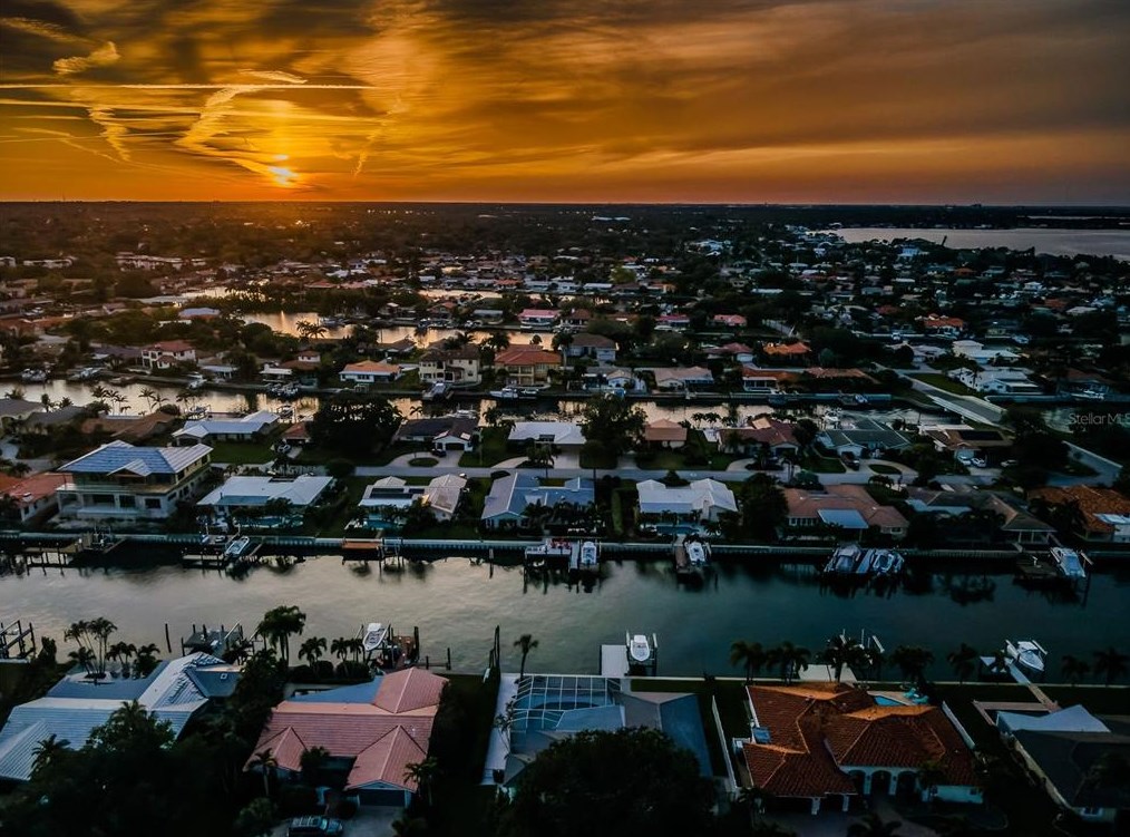 1969 Illinois Ave, Saint Petersburg FL  33703-3421 exterior