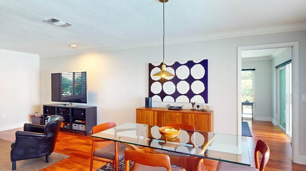 1969 Illinois Ave, Saint Petersburg FL  33703-3421 exterior