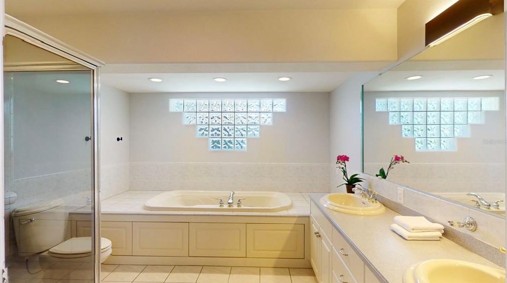 1969 Illinois Ave, Saint Petersburg FL  33703-3421 exterior