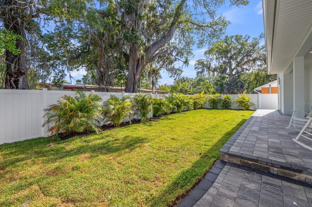 2530 York St, Saint Petersburg FL  33707-5172 exterior