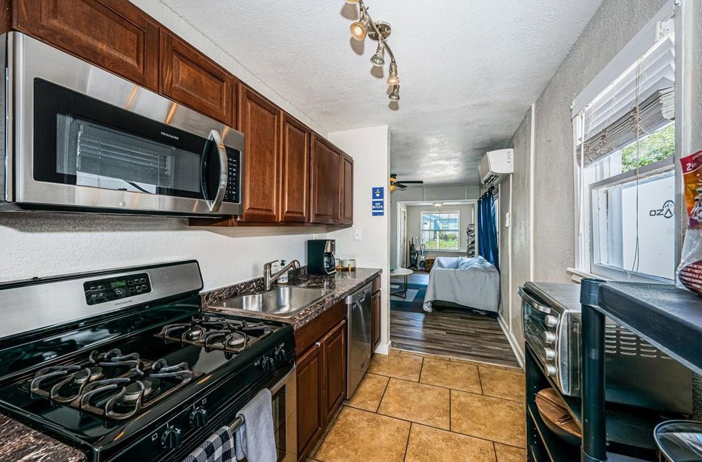 3335 Tarlton St, Saint Petersburg FL  33713-2849 exterior